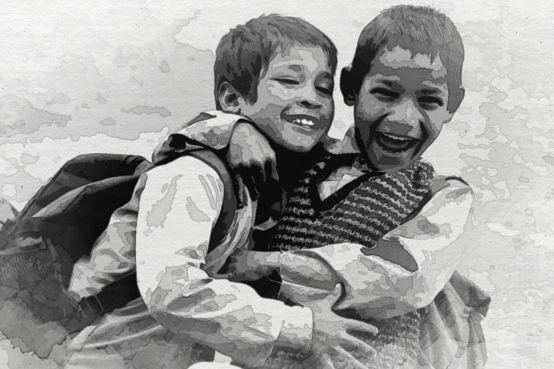 Trekking in the himalayan ranges, once we came across the region of Grahan which has this remote village wherein these kids were the locals enjoying outside their small wooden wall school. They reminded us of the childhood memories of ours which we had with our besties.