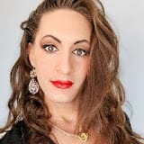 Mercedes Noam Kostucki